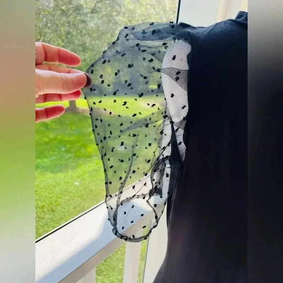 Jun & Ivy clip dot puff sleeve medium - Picture 6 of 10